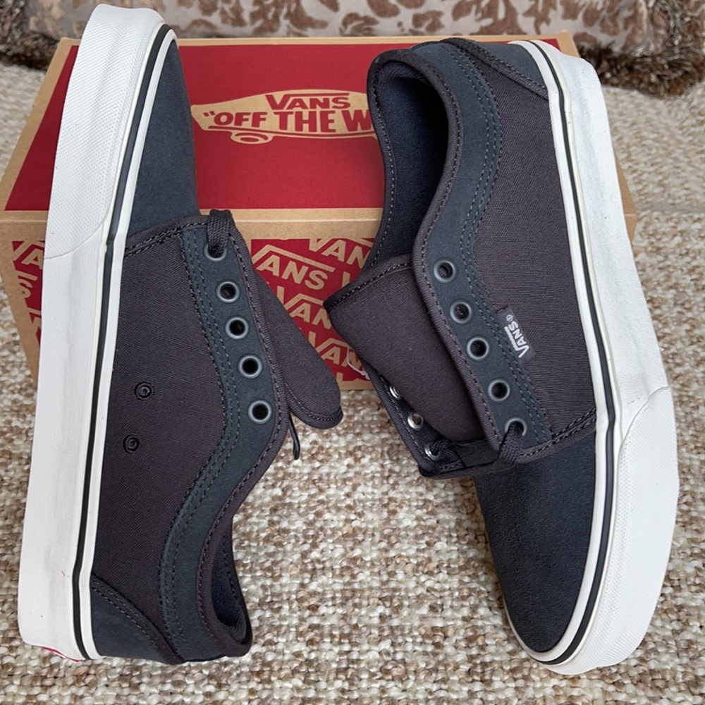 Vans Chukka Low Raven/Marshmallow Men’s - Picture 1 of 16